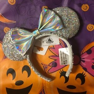 Sparkly Silver Mickey Ears 🐭